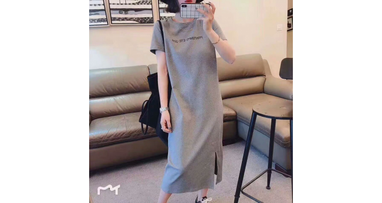 短袖连衣裙女2019新款休闲遮肚大码宽松中长款过膝开叉T恤裙子夏