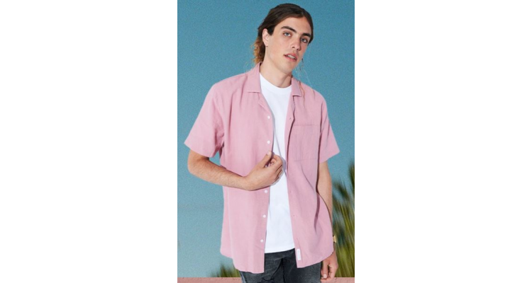 Hollister 美衣专场 鱼骨上衣$14，高腰牛仔裤$19