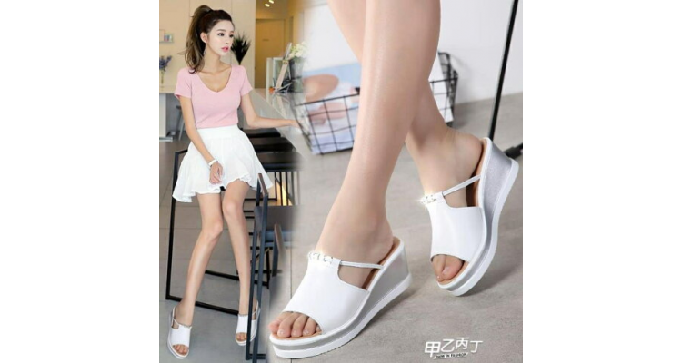 新品凉拖鞋女夏真皮水钻坡跟松糕凉鞋