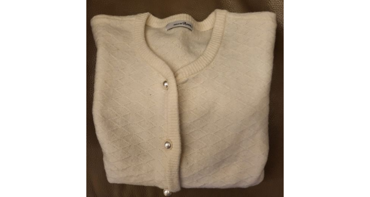 韩国Roem- Vneck Pearl Cardigan